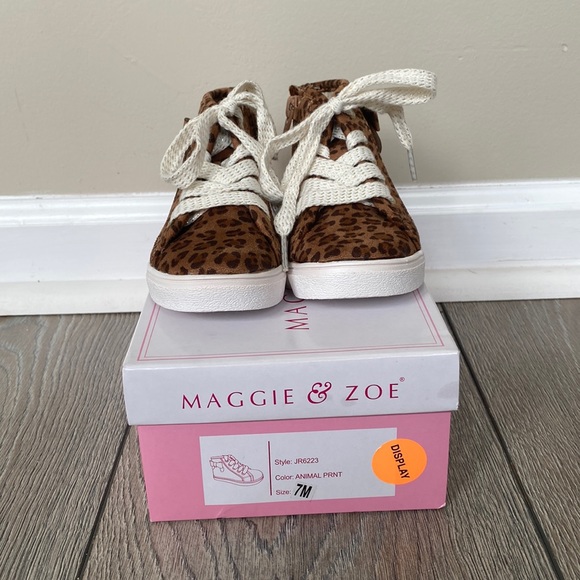 NWB Maggie and Zoe animal print toddler shoes size 7 - Picture 2 of 4